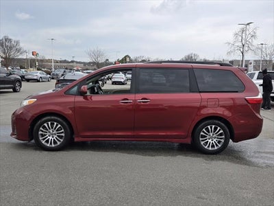 2019 Toyota SIENNA XLE 3.5L L 7 Passenger
