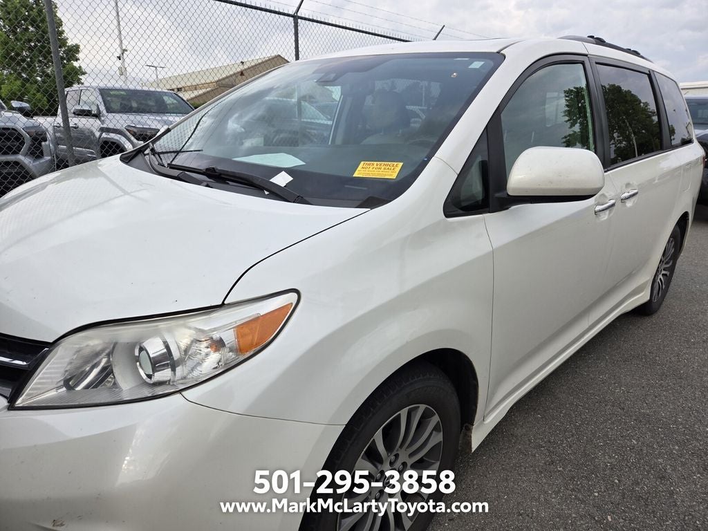 2020 Toyota Sienna XLE 8 Passenger