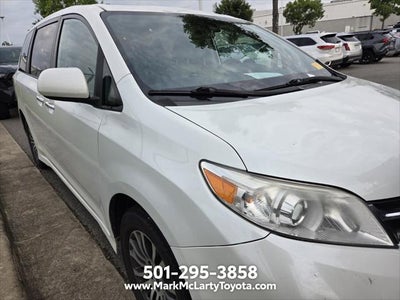 2020 Toyota Sienna XLE 8 Passenger