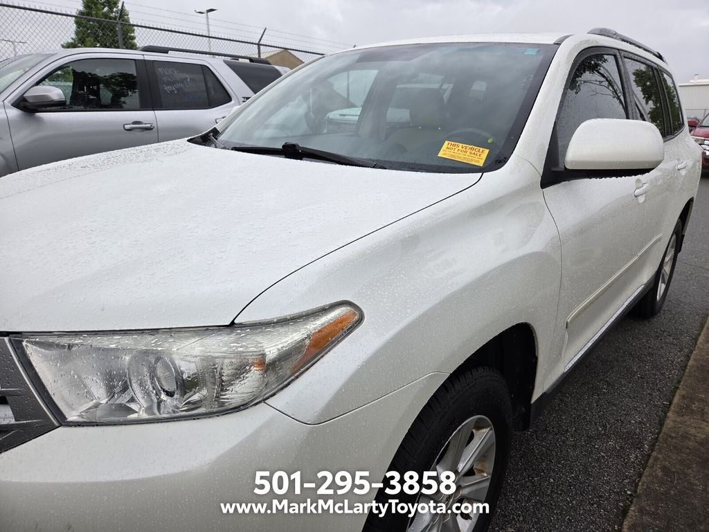 2011 Toyota HIGHLANDER SE