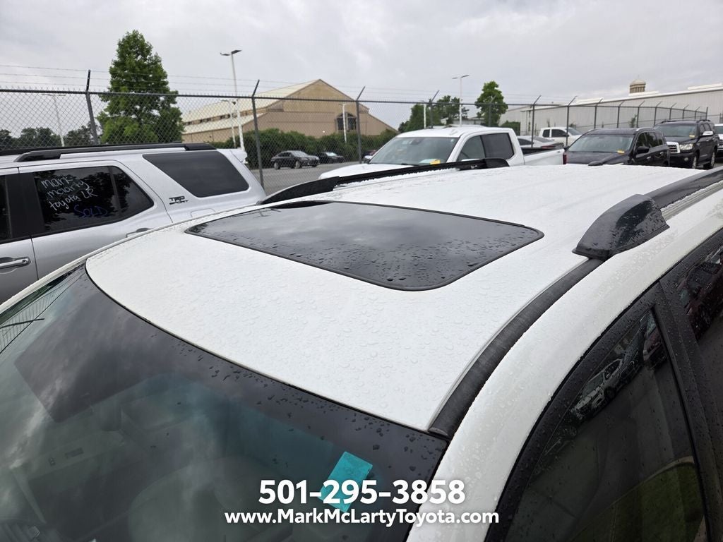 2011 Toyota HIGHLANDER SE