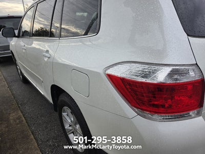 2011 Toyota HIGHLANDER SE