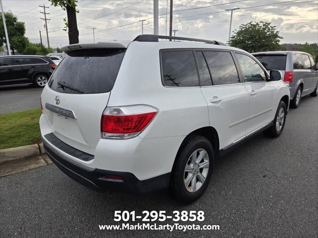 2011 Toyota HIGHLANDER SE