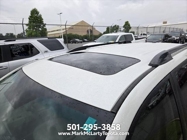 2011 Toyota HIGHLANDER SE