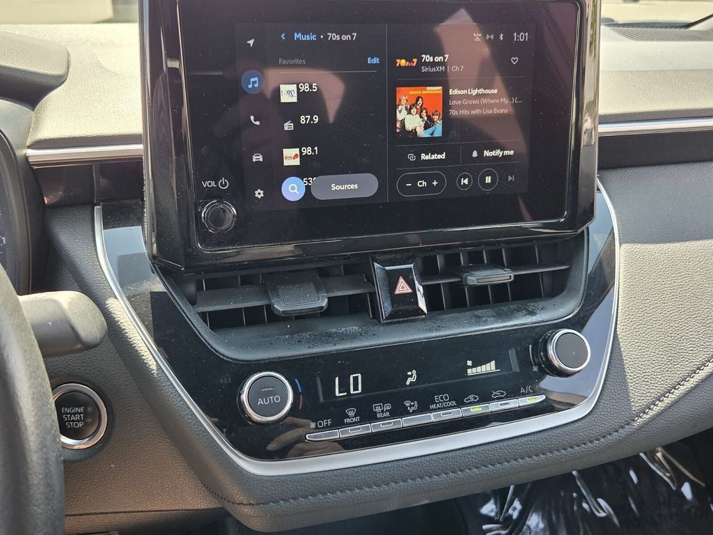 2024 Toyota COROLLA SE