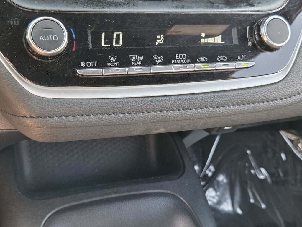 2024 Toyota COROLLA SE