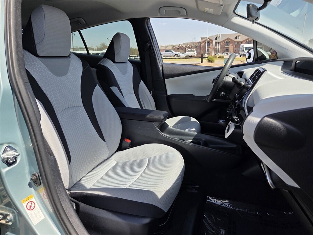 2016 Toyota PRIUS Two