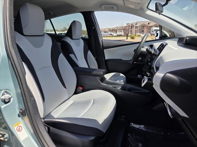 2016 Toyota PRIUS Two