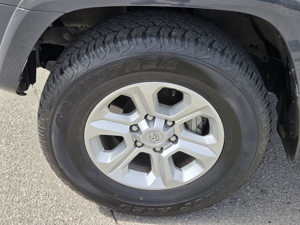 2024 Toyota 4RUNNER SR5