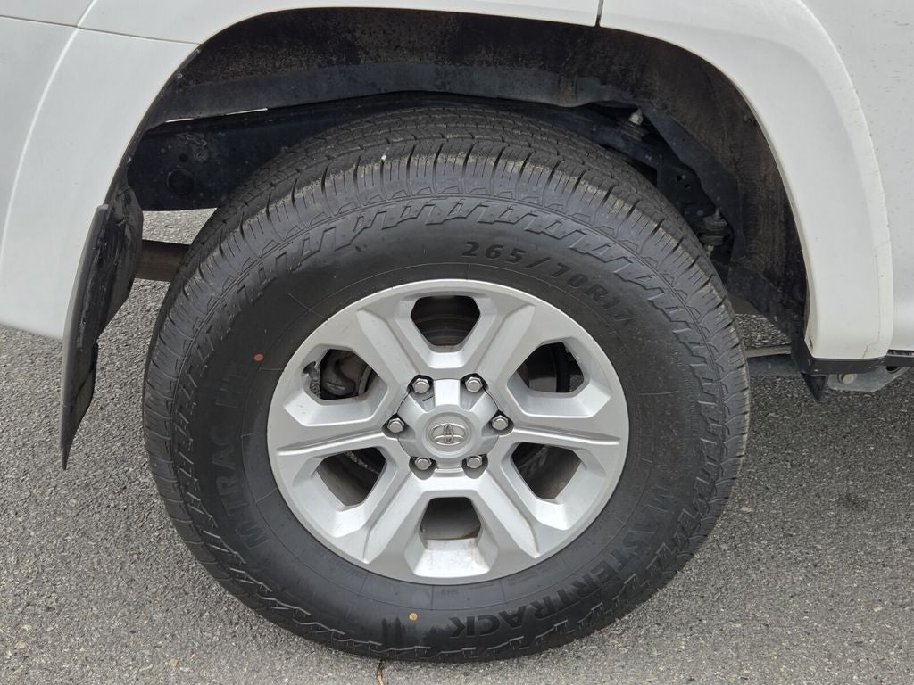 2024 Toyota 4RUNNER SR5