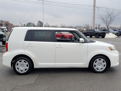 2014 Scion SCION XB Base