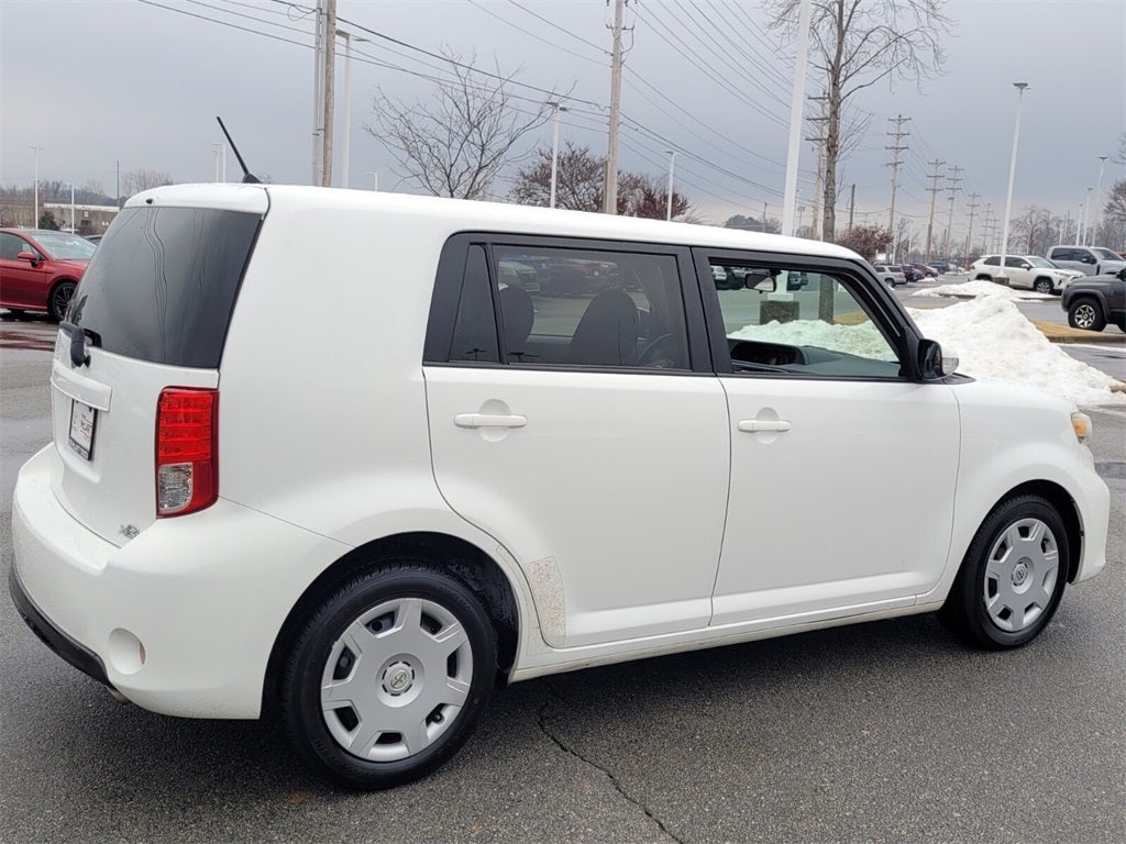 2014 Scion SCION XB Base