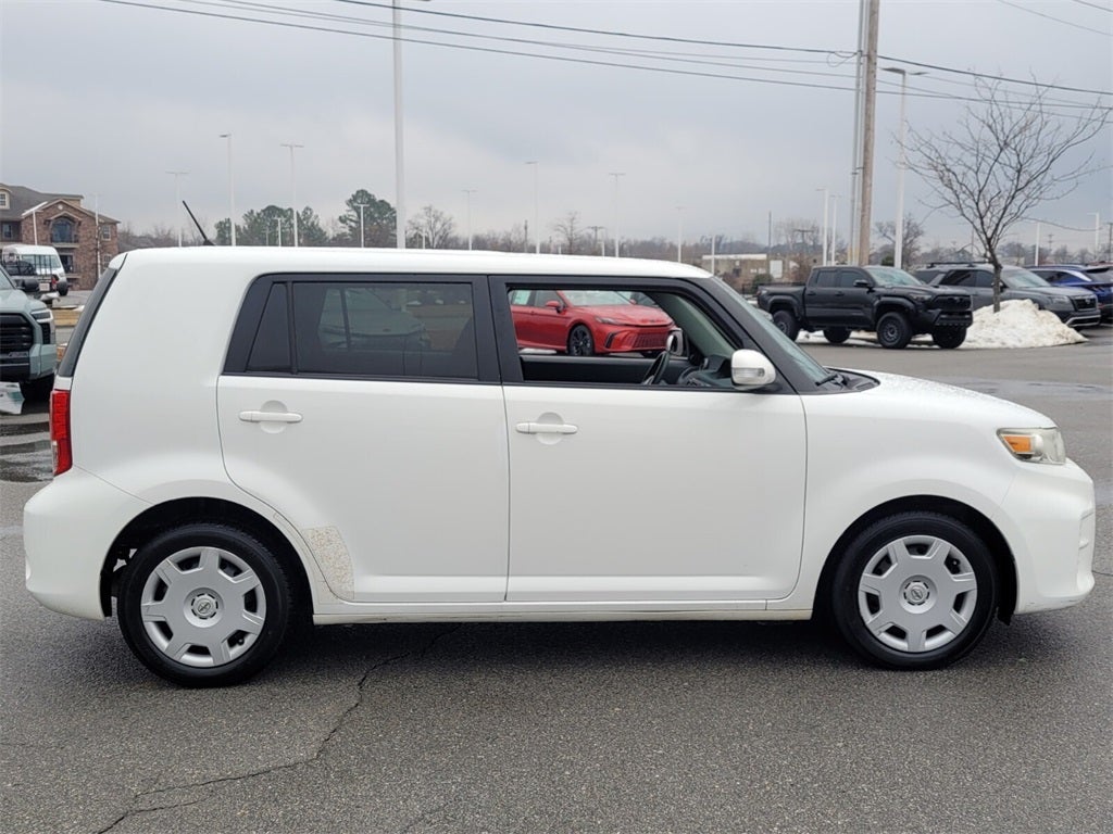 2014 Scion SCION XB Base
