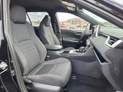 2023 Toyota RAV4 HYBRID SE