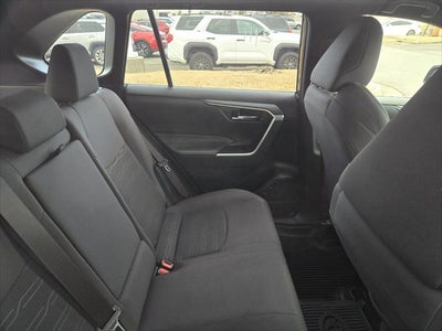 2023 Toyota RAV4 HYBRID SE