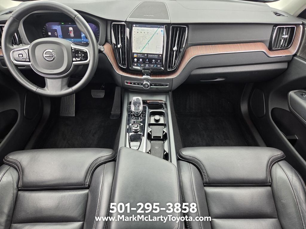 2023 Volvo XC60 B5 Ultimate Dark Theme