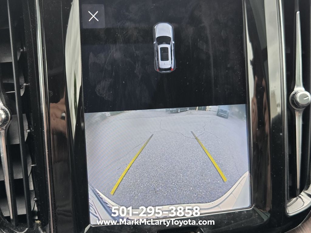 2023 Volvo XC60 B5 Ultimate Dark Theme