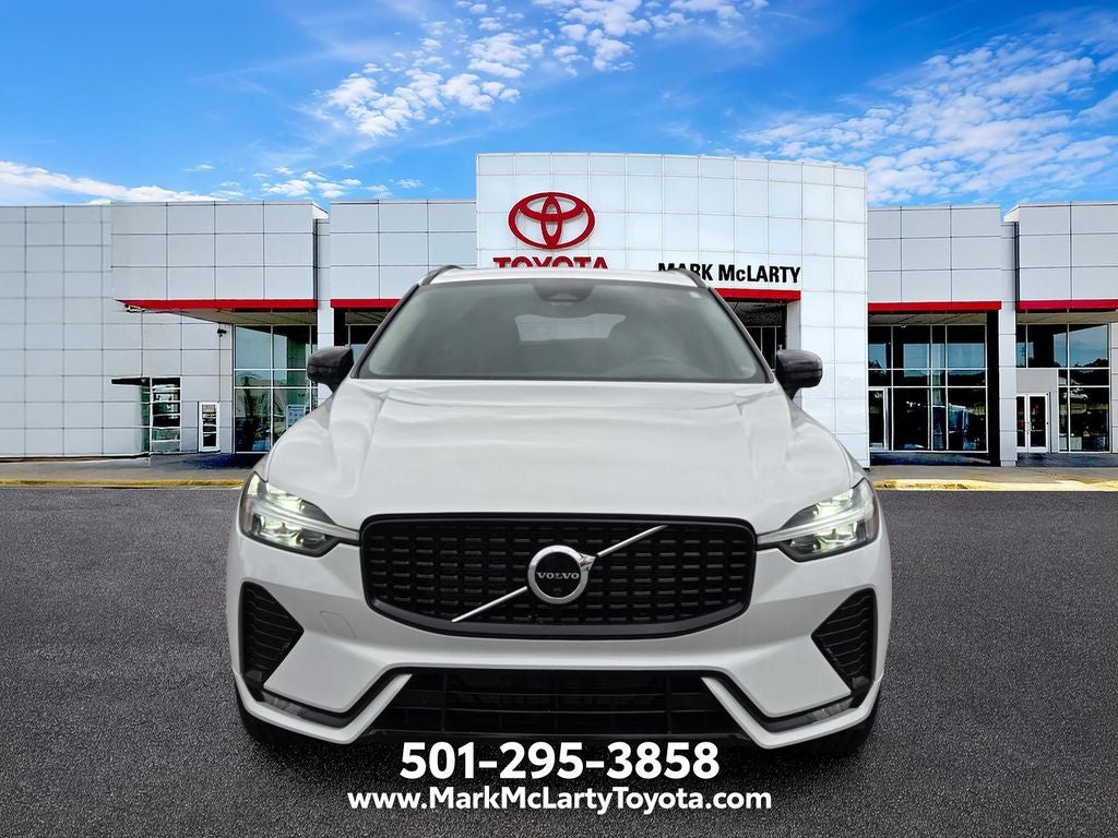 2023 Volvo XC60 B5 Ultimate Dark Theme