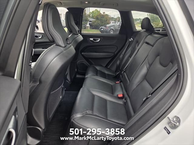 2023 Volvo XC60 B5 Ultimate Dark Theme