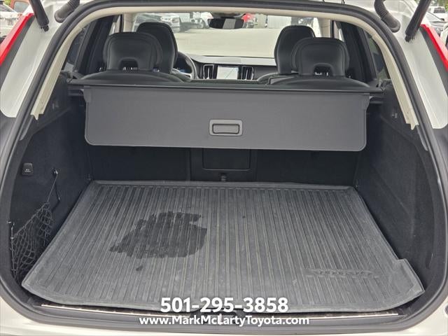 2023 Volvo XC60 B5 Ultimate Dark Theme