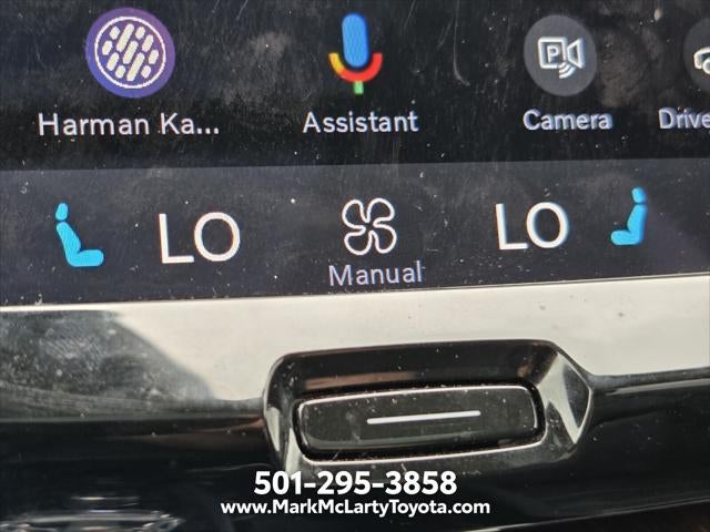 2023 Volvo XC60 B5 Ultimate Dark Theme