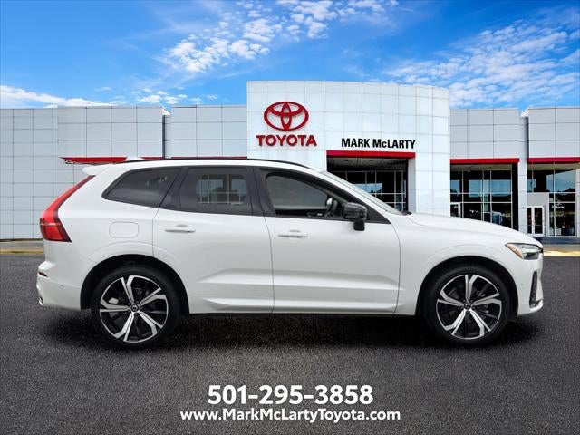 2023 Volvo XC60 B5 Ultimate Dark Theme
