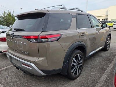 2024 Nissan Pathfinder Platinum