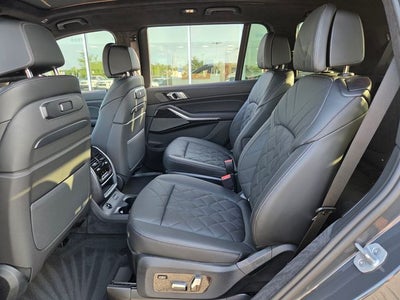 2027 BMW X7 xDrive40i