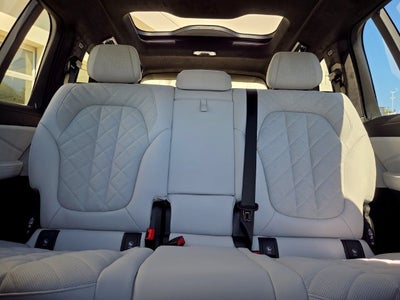 2027 BMW X7 xDrive40i