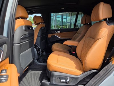 2027 BMW X7 xDrive40i