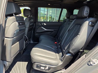 2027 BMW X7 M60i