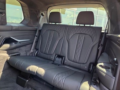 2027 BMW X7 M60i