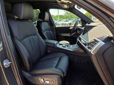 2027 BMW X7 M60i