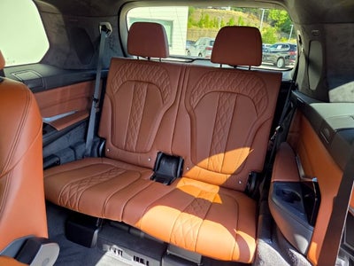 2027 BMW X7 M60i