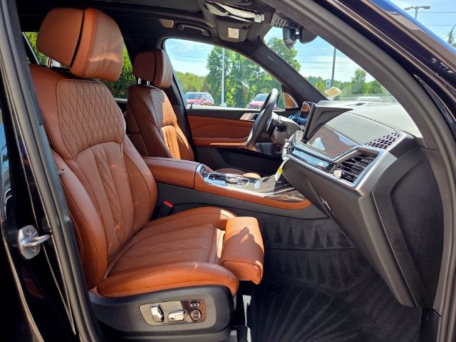 2027 BMW X7 M60i