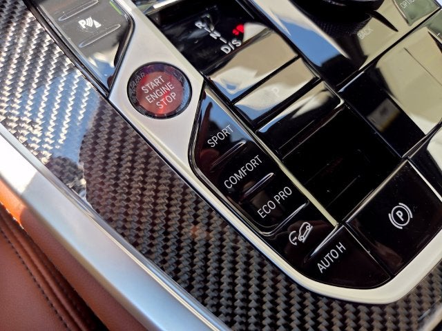 2027 BMW X7 M60i