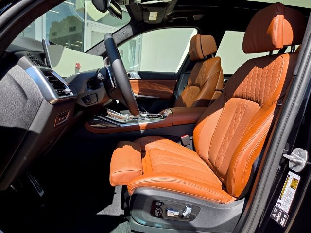 2027 BMW X7 M60i