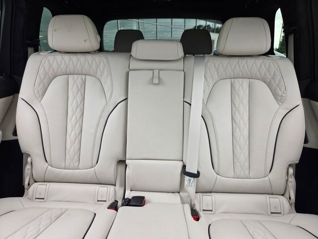 2027 BMW X7 M60i