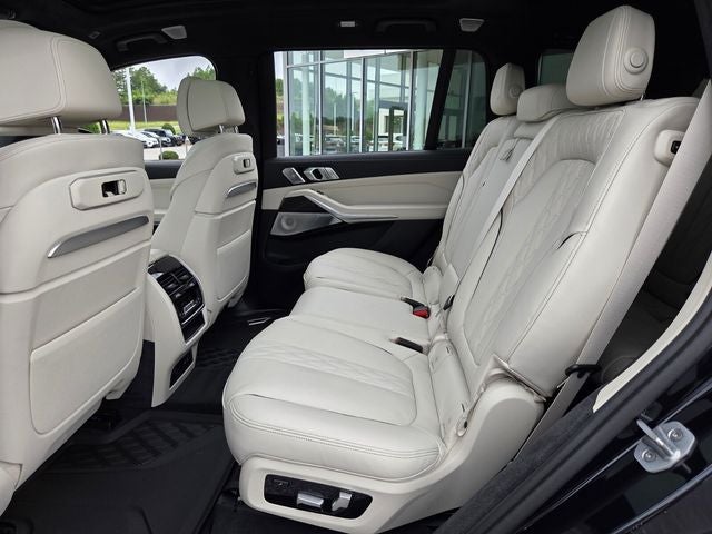 2027 BMW X7 M60i