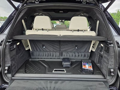 2027 BMW X7 M60i