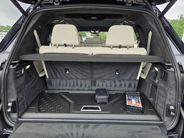 2027 BMW X7 M60i