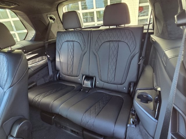 2027 BMW X7 M60i