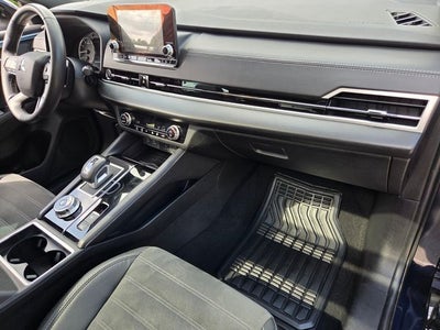 2022 Mitsubishi Outlander SE