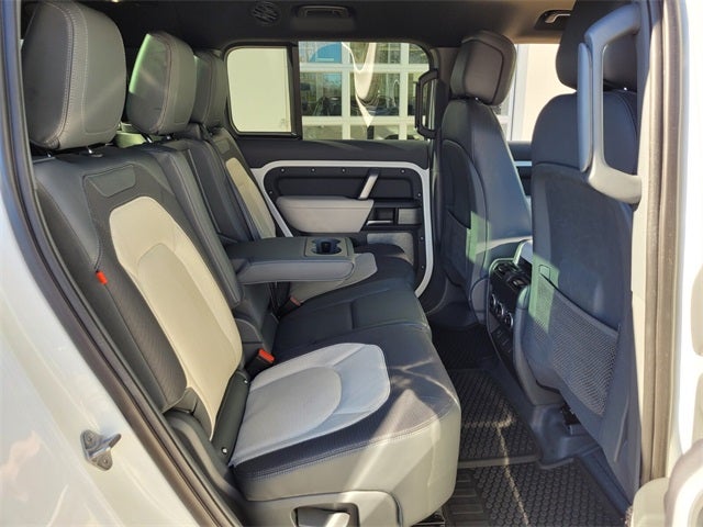 2023 Land Rover Defender 130 X-Dynamic SE