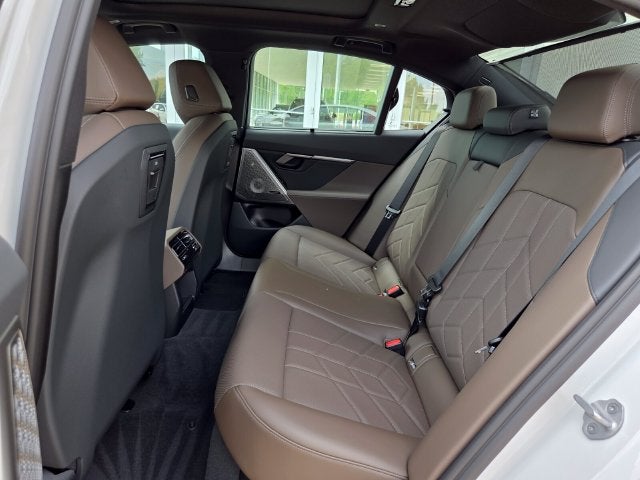 2027 BMW 5 Series 550e xDrive