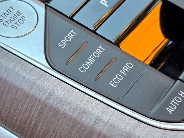 2025 BMW 3 Series 330i