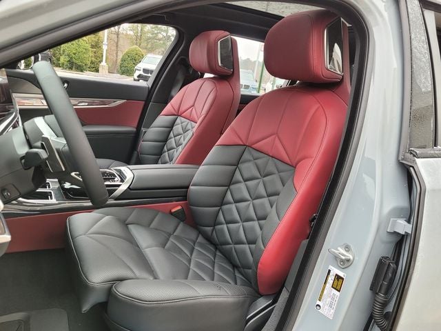 2026 BMW 7 Series 740i