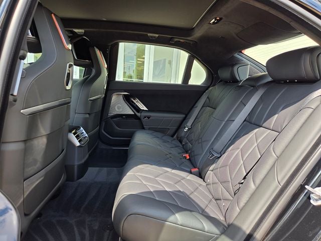 2027 BMW 7 Series 740i