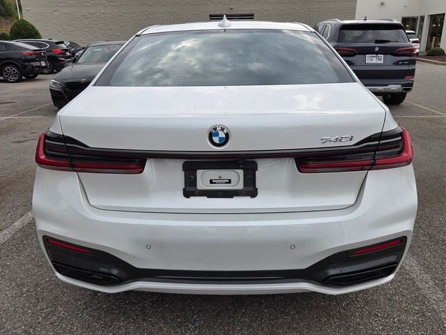 2022 BMW 7 Series 740i