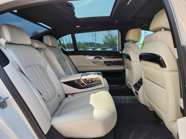 2022 BMW 7 Series 750i xDrive
